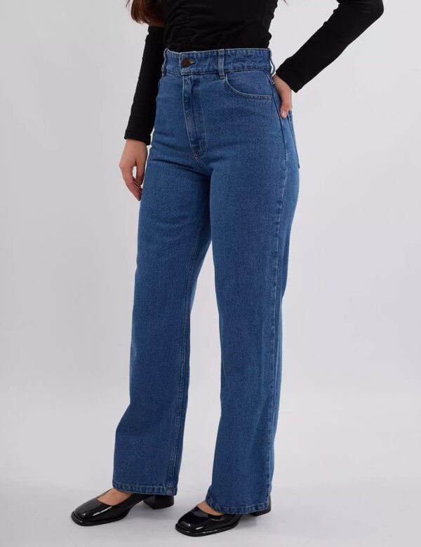 Dunkelblaue Jeans